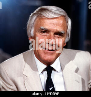 Deutscher Wis und Entertainer Joachim Fuchsberger, Deutschland 1980er Jahre. Deutsche Schauspieler und Entertainer Joachim Fuchsberger, Deutschland der 80er Jahre. Stockfoto