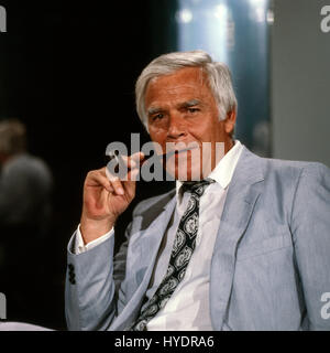 Deutscher Wis und Entertainer Joachim Fuchsberger, Deutschland 1980er Jahre. Deutsche Schauspieler und Entertainer Joachim Fuchsberger, Deutschland der 80er Jahre. Stockfoto