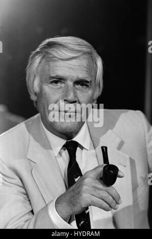 Deutscher Wis und Entertainer Joachim Fuchsberger, Deutschland 1980er Jahre. Deutsche Schauspieler und Entertainer Joachim Fuchsberger, Deutschland der 80er Jahre. Stockfoto