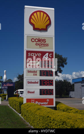 Kippa-Ring, Australien: Coles Express Shell Tankstelle und Convenience-Store am Straßenrand Schild mit Kraftstoffpreise Stockfoto