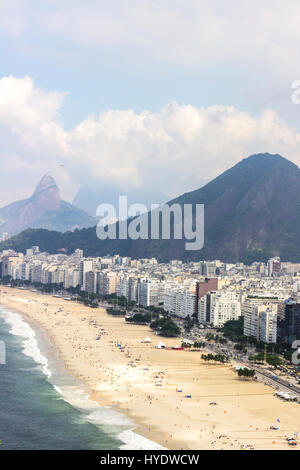 Blick über Copacaba Strand und die Berge von der Spitze des Fort Duque De Caxias, Rio De Janeiro, Brasilien Stockfoto