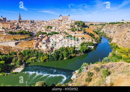 Toledo, Spanien. Alte Stadt über den Fluss Tejo. Stockfoto