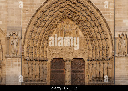 Frankreich, Paris, Kathedrale Notre-Dame, Westfassade, Haupteingang Stockfoto