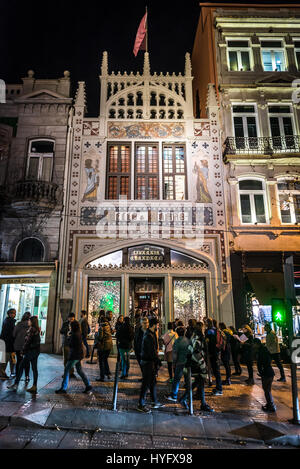 Fassade der Buchhandlung Lello (Livraria Lello) - berühmtes Buch speichern in Porto Stadt auf der iberischen Halbinsel, zweitgrößte Stadt in Portugal Stockfoto