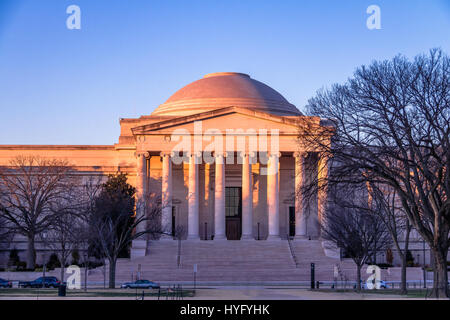 National Gallery of Art West Building bei Sonnenuntergang - Washington, D.C., USA Stockfoto