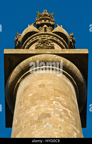 Haube Monoment, einer kunstvoll geschnitzten Hamstone Turm, Admiral Samuel Hood gewidmet auf Windmühle Hügel an der Polden Hügel in Somerset gelegen Stockfoto