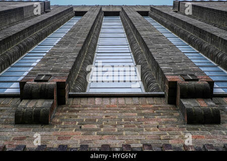 Windows der Londoner Tate Modern Stockfoto