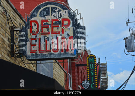 Deep Ellum Neon unterzeichnen in Kunst und Unterhaltung Bezirk von Dallas, Texas. Stockfoto