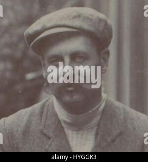 George Heath nahm 1899 am Automobilrennen Tour de France Teil, einem der ersten Motorsportveranstaltungen. Dieses Rennen, das den Beginn des wettbewerbsorientierten Automobilrennens markierte, zeigte die Fortschritte in der Automobiltechnik und war ein bedeutendes Ereignis in der Geschichte des Motorsports. Stockfoto