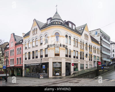 Ålesund ist eine Stadt in Møre Og Romsdal Grafschaft, Norwegen.  Es ist bemerkenswert für seine Konzentration der Jugendstil-Architektur. Stockfoto