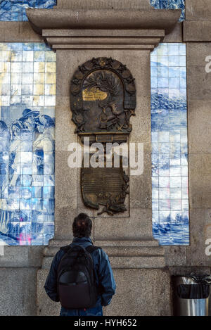 Innere des Sao Bento Bahnhof in Porto Stadt auf der iberischen Halbinsel, zweitgrößte Stadt in Portugal Stockfoto