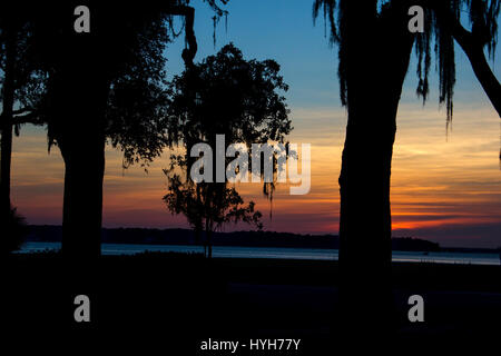 Sonnenuntergang am Calibogue Sound Stockfoto