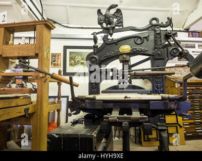 Druckmaschine in Amberley arbeitendes Museum in West Sussex, England Stockfoto