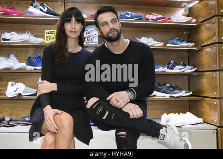 Jesus Castro und Ana Albadalejo besuchen MOMAD Schuhe Messe Ifema Featuring: Jesus Castro, Ana Albadalejo Where: Madrid, Spanien: 4. März 2017 Stockfoto