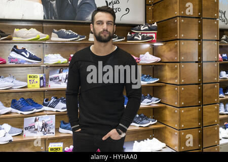 Jesus Castro und Ana Albadalejo besuchen MOMAD Schuhe Messe Ifema Featuring: Jesus Castro wo: Madrid, Spanien: 4. März 2017 Stockfoto