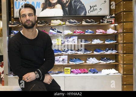 Jesus Castro und Ana Albadalejo besuchen MOMAD Schuhe Messe Ifema Featuring: Jesus Castro wo: Madrid, Spanien: 4. März 2017 Stockfoto