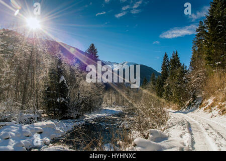 Malerischen schneebedeckten Winterlandschaft in Graubünden, Schweiz Stockfoto