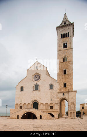 Basilika-Kathedrale St. Maria Assunta, Trani, Apulien, Italien, Europa Stockfoto