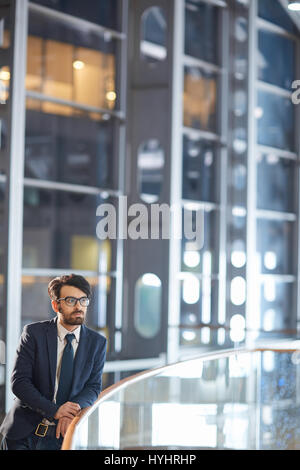 Seriöses Geschäftsführer Stockfoto
