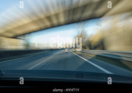 In Jagd auf einen Chopper auf der Autobahn Stockfoto