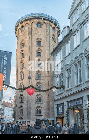 Kopenhagen, Dänemark - 23. Dezember 2016: The Rundetaarn (Rundturm) ist ein aus dem 17. Jahrhundert Turm befindet sich im zentralen Kopenhagen, Dänemark. Stockfoto