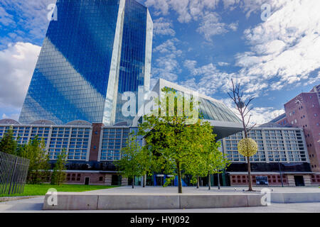 FRANKFURT AM MAIN, Deutschland - 19. September 2015: Moderne Neubau der Europäischen Zentralbank EZB in Frankfurt am Main Stockfoto
