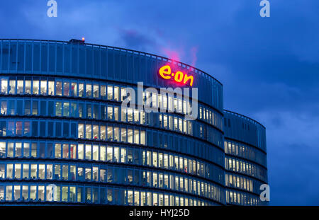 EON, Twilight, Essen, Nordrhein-Westfalen, Deutschland Stockfoto