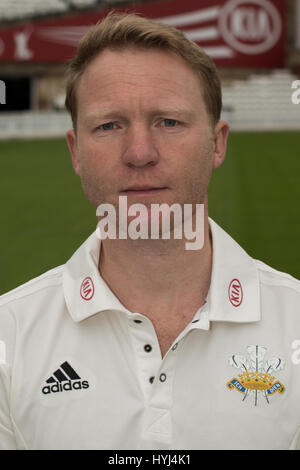 Surrey, UK. 4. April 2017. Gareth Batty, Surrey County Cricket. Bildnachweis: David Rowe/Alamy Live-Nachrichten Stockfoto