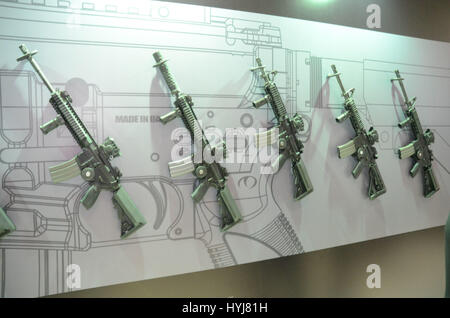 Rio De Janeiro, Brasilien. 4. April 2017. LAAD Verteidigung und Sicherheit 2017 anlässlich die wichtigste Messe der Verteidigung und Sicherheit im lateinischen Aca Riocentro im Westen der Stadt Rio De Janeiro, RJ. Bildnachweis: Luiz Gomes/FotoArena/Alamy Live-Nachrichten Stockfoto