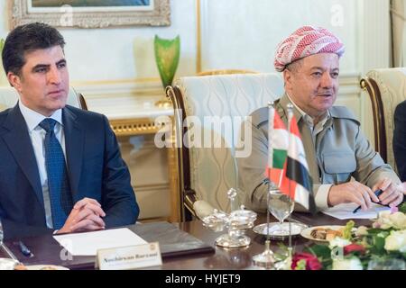 Arbil, Irak. 4. April 2017. Vorsitzender des irakischen Kurdistan Masoud Barzan, rechts, und Premierminister Nechirvan Barzani während eines Treffens mit Jared Kushner, Senior Advisor und Schwiegersohn Präsident Trump und U.S. Joint Chiefs Chairman General Joseph Dunford 4. April 2017 in der Nähe von Arbil, Irak. Dunford und Kushner sind auf eine Tatsache-Finding-Mission in den Irak an den Fortschritt um Mosul vom islamischen Staat wieder zu erlangen. Bildnachweis: Planetpix/Alamy Live-Nachrichten Stockfoto