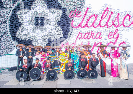 GUADALAJARA, Mexiko - AUG 28: Tänzer Teilnahme am 23. internationalen Mariachi & Charros Festival in Guadalajara Mexiko am 28. August 2016. Stockfoto