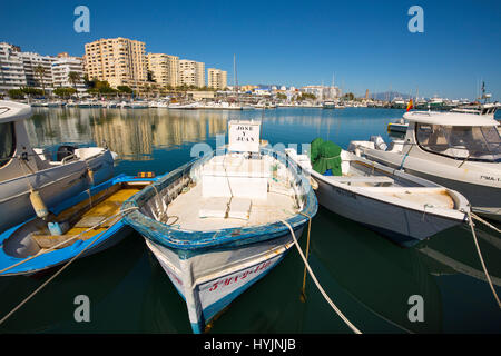 Angelboote/Fischerboote. Fischereihafen, Estepona. Provinz Malaga Costa del Sol Andalusien Südspanien, Europa Stockfoto