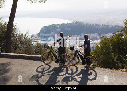 E-Biken in Nizza, Frankreich Stockfoto