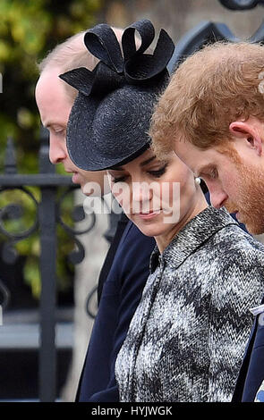 Hinweis alternative Ernte der Herzog und Herzogin von Cambridge und Prinz Harry kommen für ein Service der Hoffnung in der Westminster Abbey in London, nach dem Westminster-Terror-Anschlag. Stockfoto