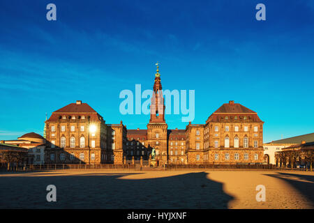 Kopenhagen, Dänemark - 11. März 2017: Schloss Christiansborg in Kopenhagen Dänemark, dänische Parlamentsgebäude. Teile des Schlosses werden vom dänischen verwendet. Stockfoto