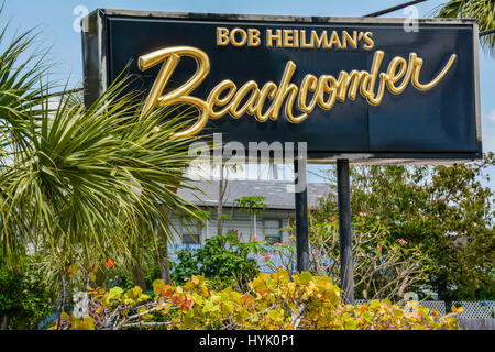 Die Zeichen für Bob Heilmans Beachcomber Restaurant in Palm Rutschbahnen beladen Lage in Clearwater Beach, FL ist eine alte Florida Themen klassische Einrichtung Stockfoto