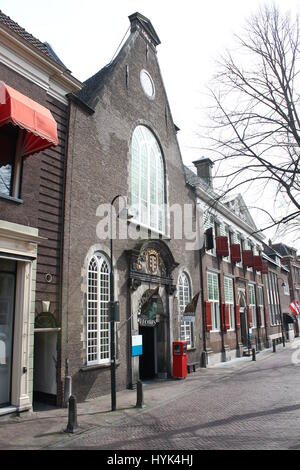 Gouda-Museum im 17. Jahrhundert, die Catharina Gasthuis Gebäude am Oosthaven Kanal, Gouda, Niederlande Stockfoto