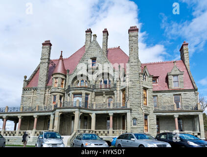 Historische Craigdarroch Castle in Victoria, British Columbia, Kanada.  Von außen. Stockfoto