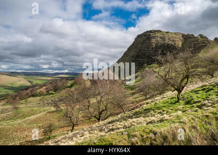 Einem sonnigen Frühlingstag am wieder Tor auf dem großen Grat, Peak District, Debryshire, England. Stockfoto