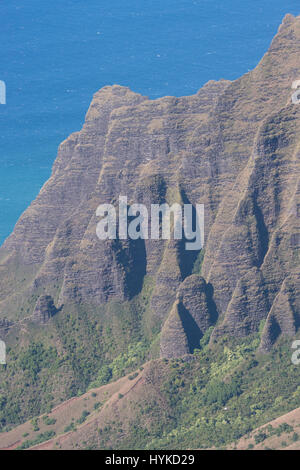 Berge und Meer, Napali Küste vom Kalalau Lookout, Koke'e State Park, Kauai, Hawaii, USA Stockfoto