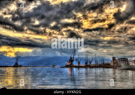 Abends Blick auf Hafen Rijeka in Kroatien Stockfoto