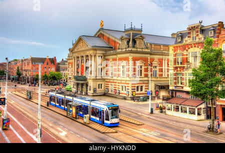 Blick auf das Royal Concertgebouw, eine Konzerthalle in Amsterdam. Stockfoto