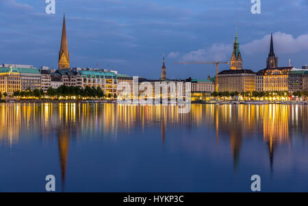 Hamburger Innenstadt über den See Stockfoto