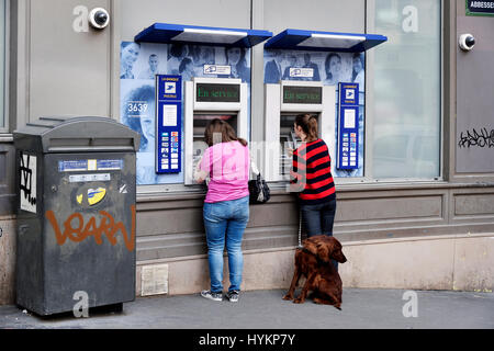 Geldautomat, Post Office, Montmartre, Paris, Frankreich Stockfoto