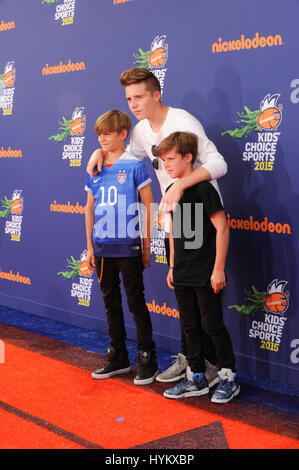 Modelle Brooklyn Joseph Beckham, Cruz David Beckham und Romeo James Beckham besuchen Sie 2015 Nickelodeon Kids Choice Sports Awards an der UCLA in Los Angeles, Kalifornien am 16. Juli 2015. Stockfoto