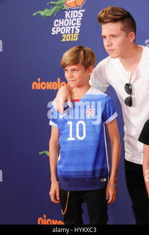 Modelle Brooklyn Joseph Beckham, Cruz David Beckham und Romeo James Beckham besuchen Sie 2015 Nickelodeon Kids Choice Sports Awards an der UCLA in Los Angeles, Kalifornien am 16. Juli 2015. Stockfoto