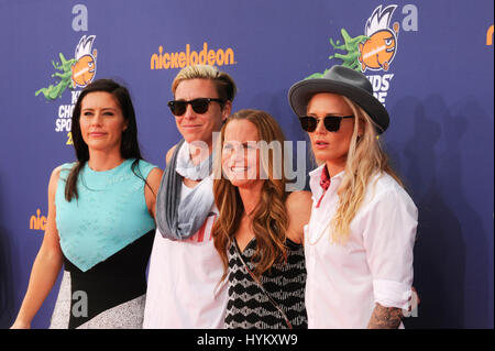 (L-R) USWNT Ali Krieger, Abby Wambach, Christie Rampone und Ashlyn Harris 2015 Nickelodeon Kids Choice Sports Awards an der UCLA in Los Angeles, Kalifornien am 16. Juli 2015 teilnehmen. Stockfoto