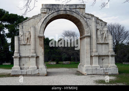 St. Remy, Frankreich, Glanum, Römerstadt, Mausoleum und Triumphbogen Stockfoto