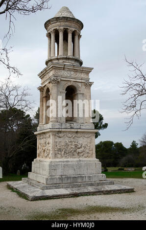 St. Remy, Frankreich, Glanum, Römerstadt, Mausoleum und Triumphbogen Stockfoto