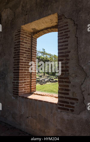 Ruinen des Nigua Sugar Mill oder Ingenio Boca de Nigua, gebaut in den 1600 in Nigua in der Dominikanischen Republik.  Im Jahre 1796 war es der Ort der Tannen Stockfoto